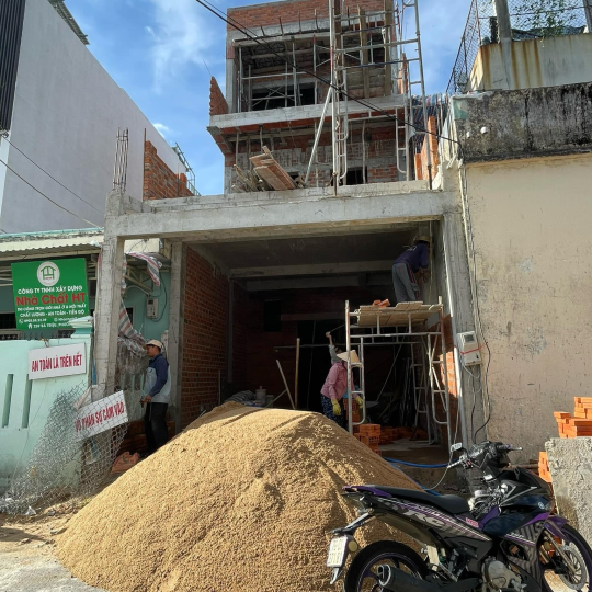 NHÀ ANH MINH CHỊ TUYẾN - Đường NB5 hẻm Lương Văn Chánh , phường 5, tp. Tuy Hoà, tỉnh Phú Yên 