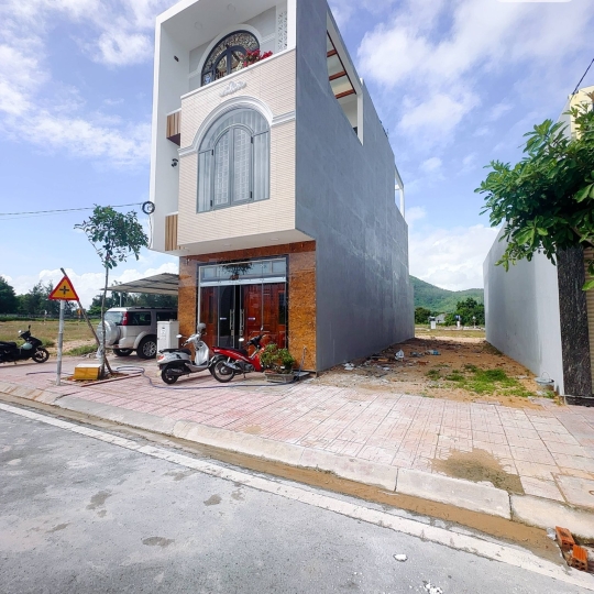 NHÀ ANH HUÂN - khu LK đường 14, phường Bình Kiến, tỉnh Đắk Lắk (Tuy Hoà - Phú Yên)